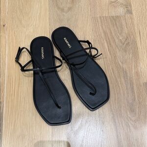 Kaanas Black Strappy Sandals